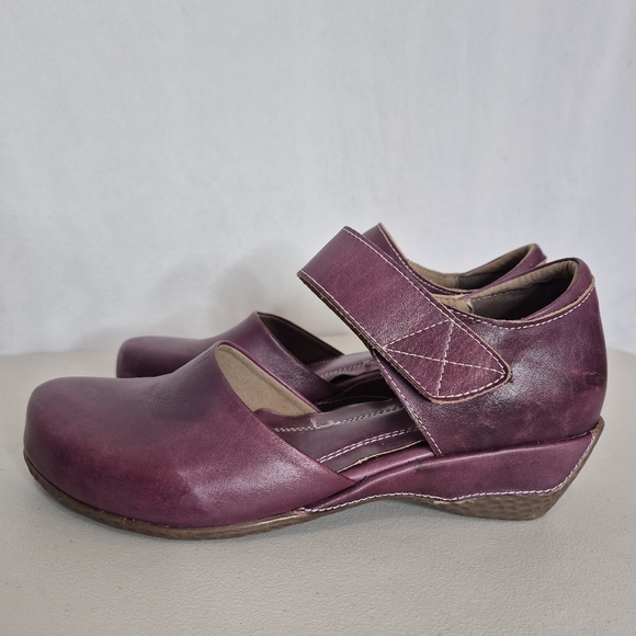 L'Artiste Spring Step GLOSS Wedge Heel Mary Jane Velcro Strap in Purple - Size 7 - Picture 4 of 16